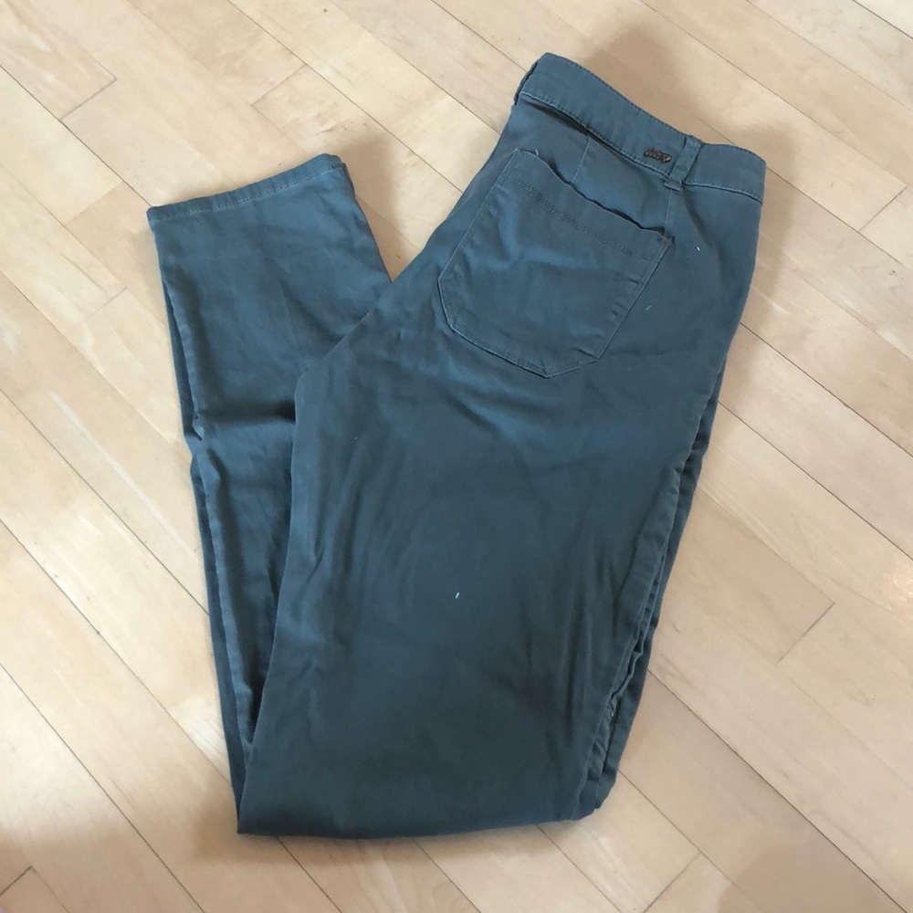 Jolt Jeans in Army Green Juniors Size 9